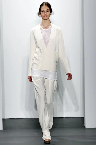 Look 8